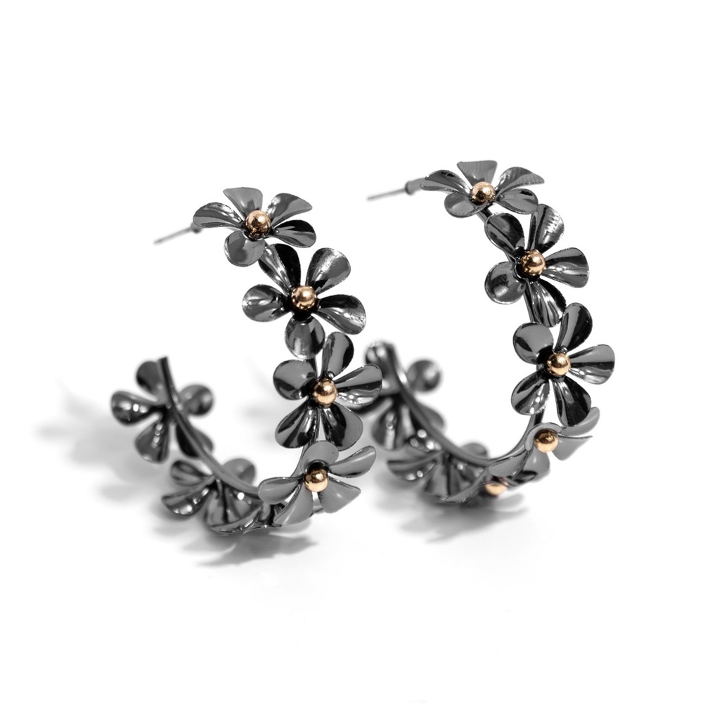 Women’s earrings
